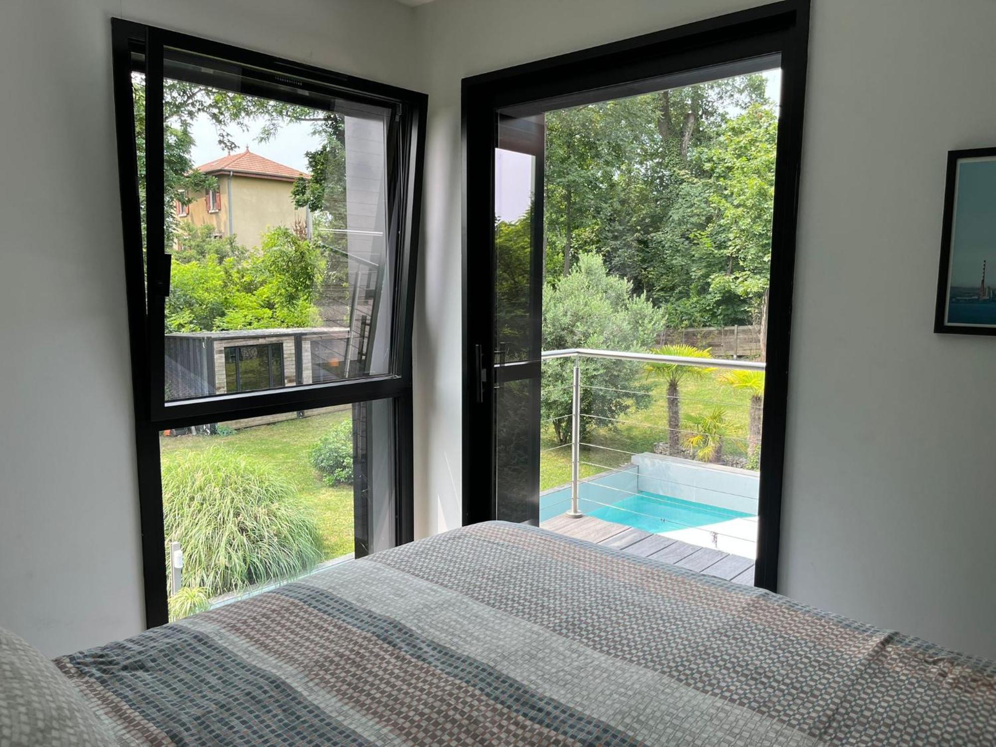Villa Piscine A Proximite De Lyon Chaponost Exteriör bild